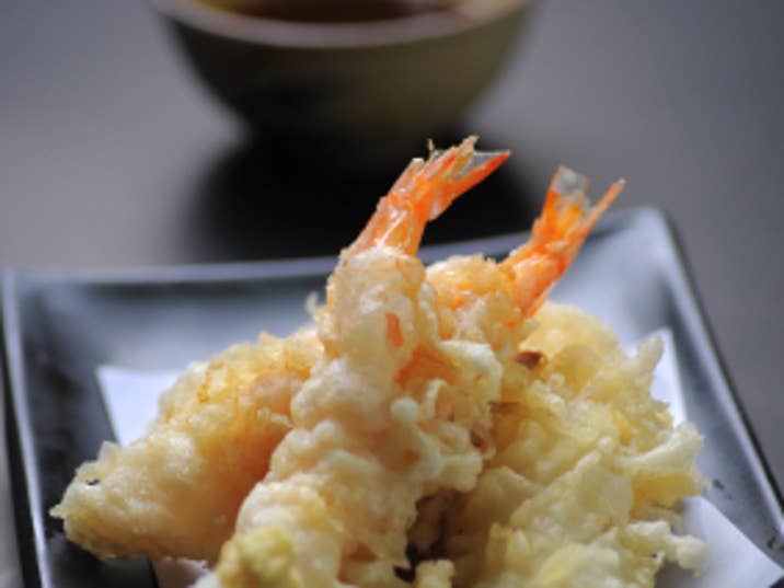 tempuraprawnsanddippingsauce